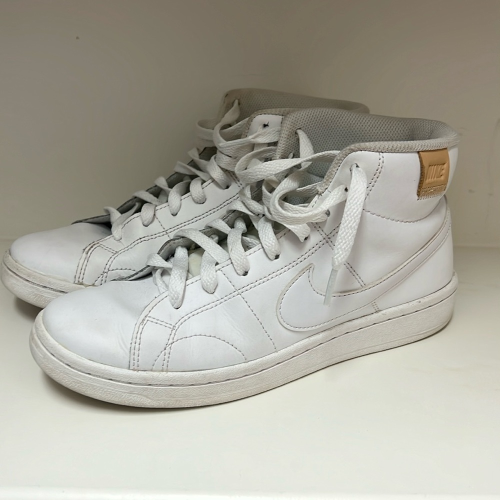 Nike Women's Court Royale 2 Mid Shoessize 7.5